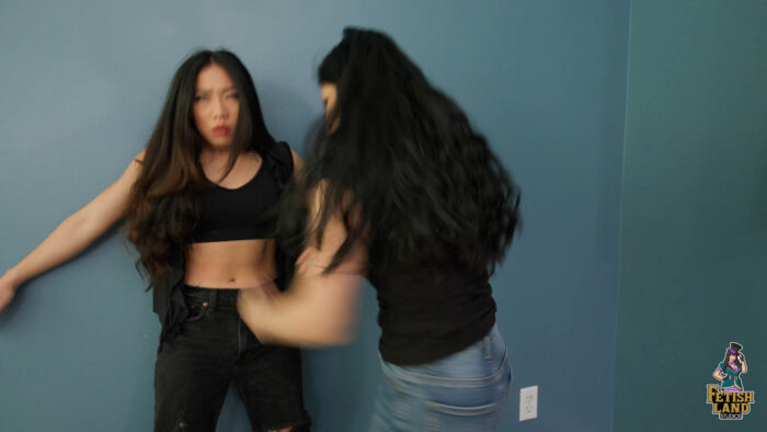 Kiara's Wrong Place Wrong Time 4K - Image 7