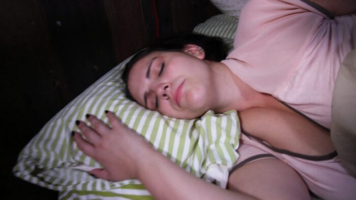 Sleepy Smiles 4K - Image 3