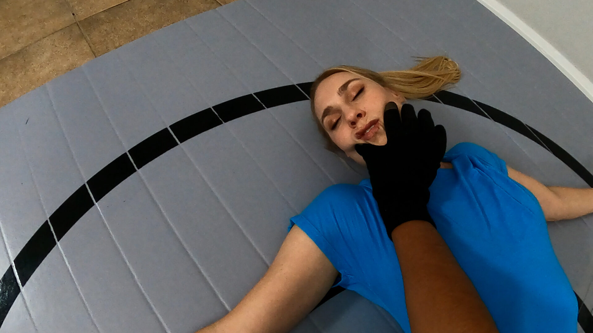 Jolene Tricked by a Fan 2 4K - Image 3