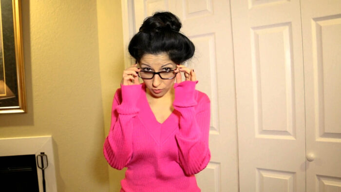 Sexy Hannah and Nerdy Hide 4K - Image 11