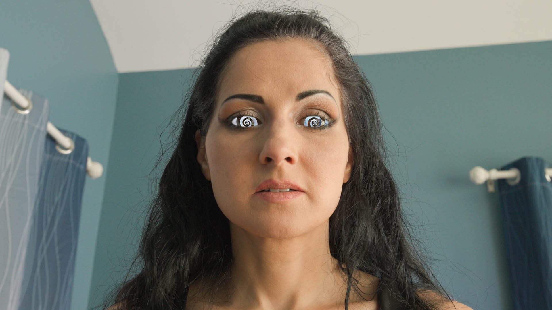 Alien Takes Over Agent Hannah 4K - Image 11