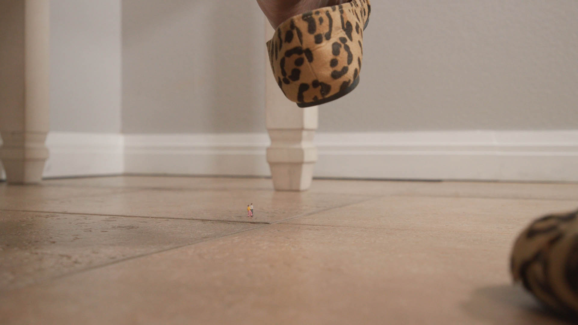 The CEO’s Tiny Assistant 4K - Image 16