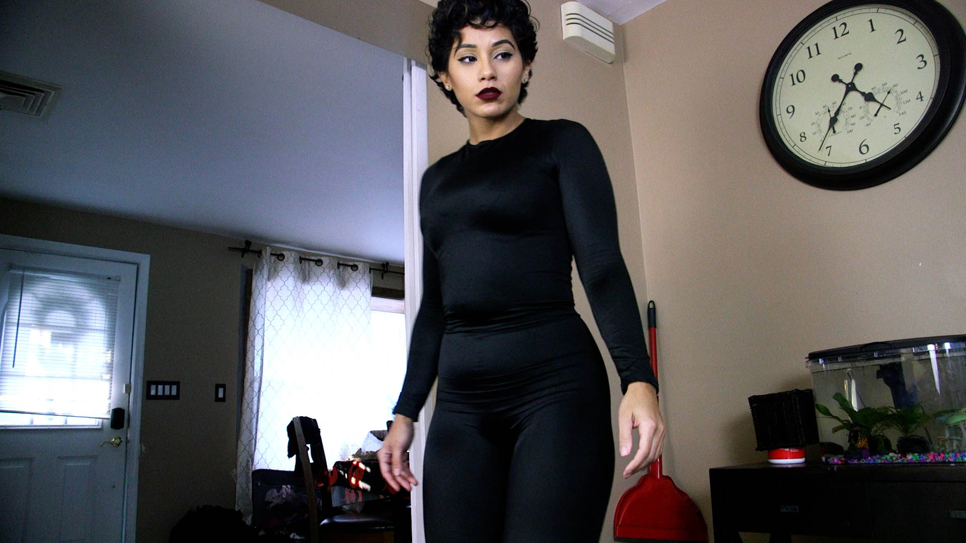 Cat Burglar on a Mission 4K - Image 12