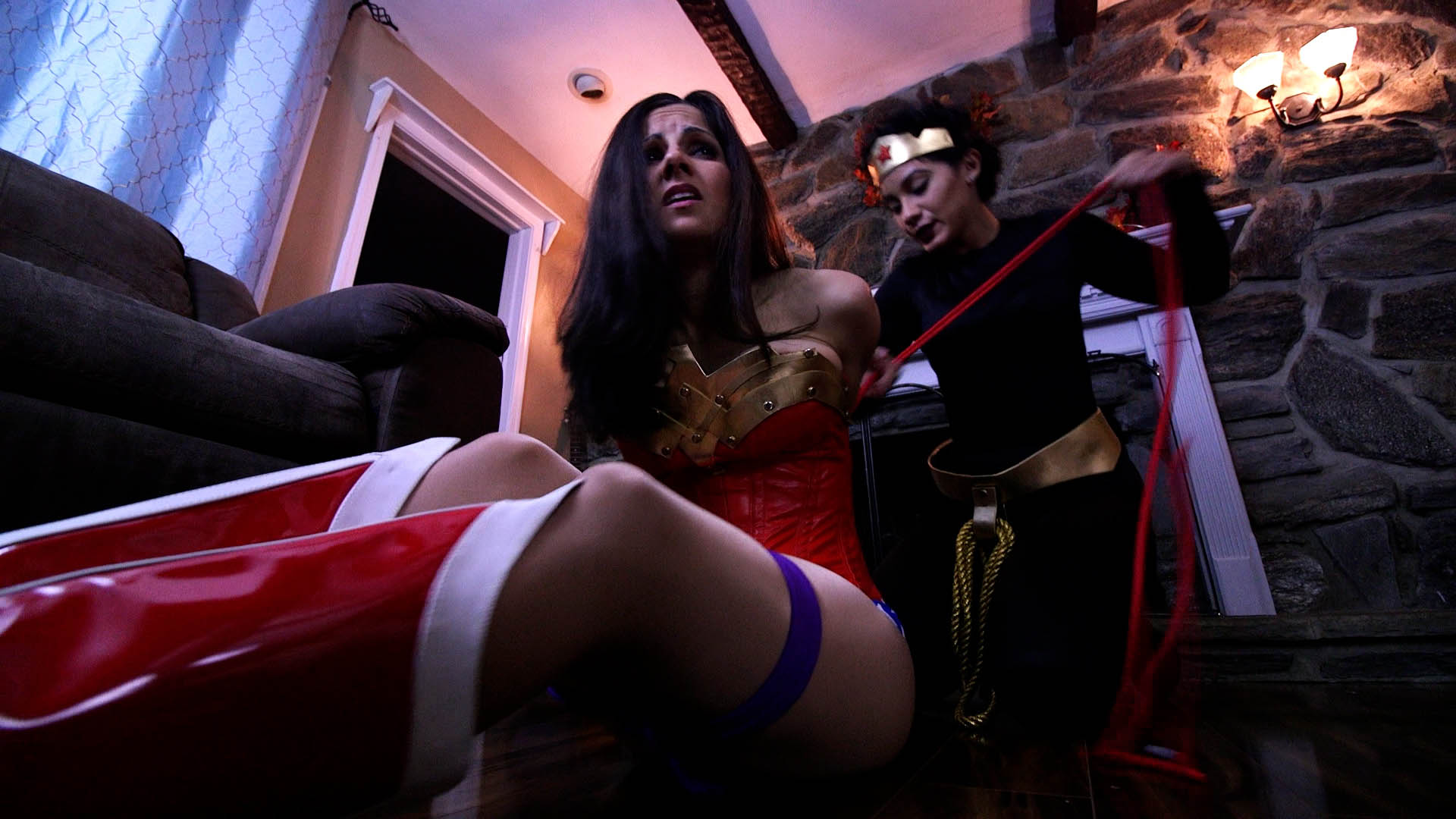 Cat Burglar on a Mission 4K - Image 4