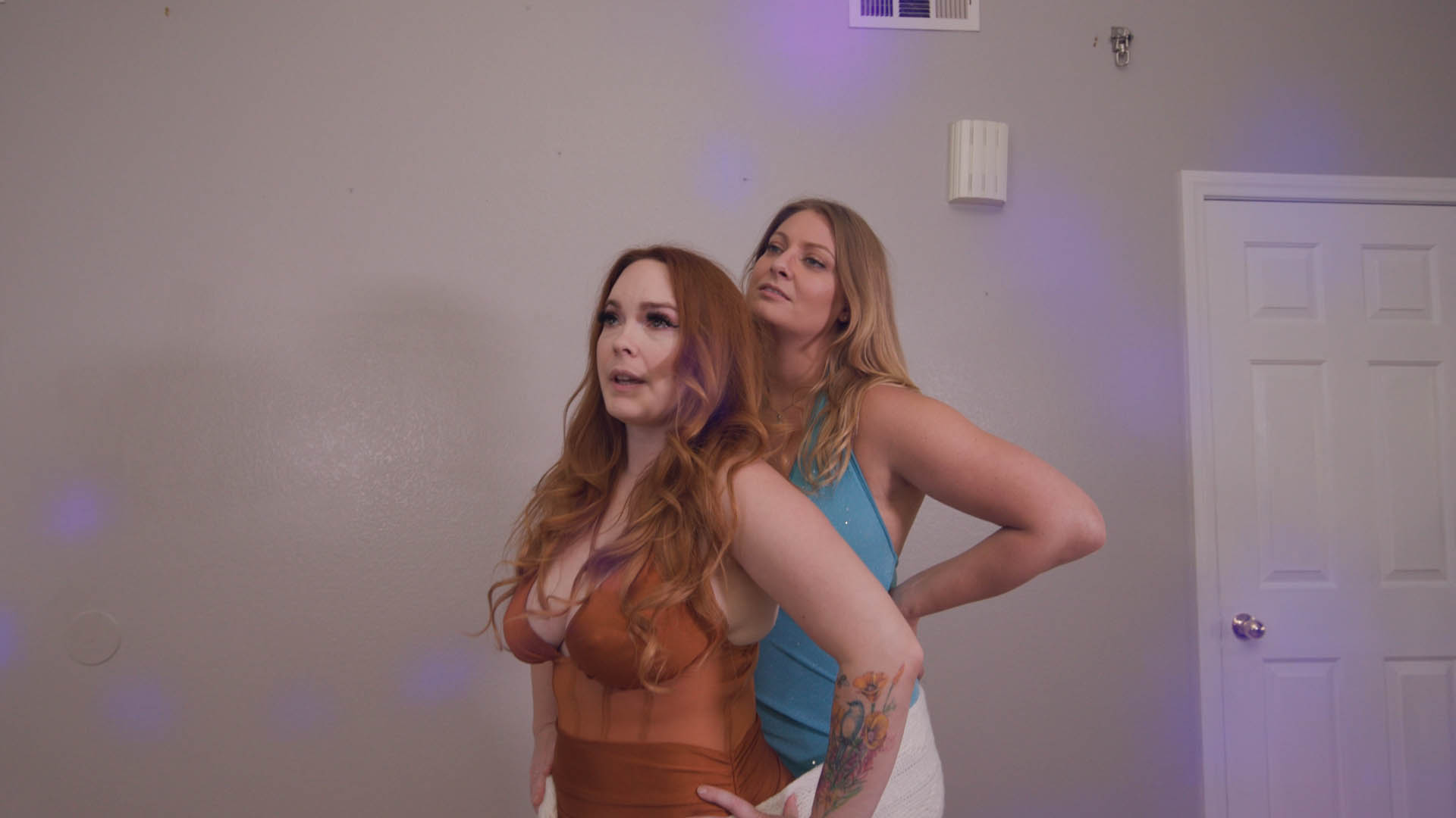 Conjoined Girlfriends’ Night Out 4K - Image 27
