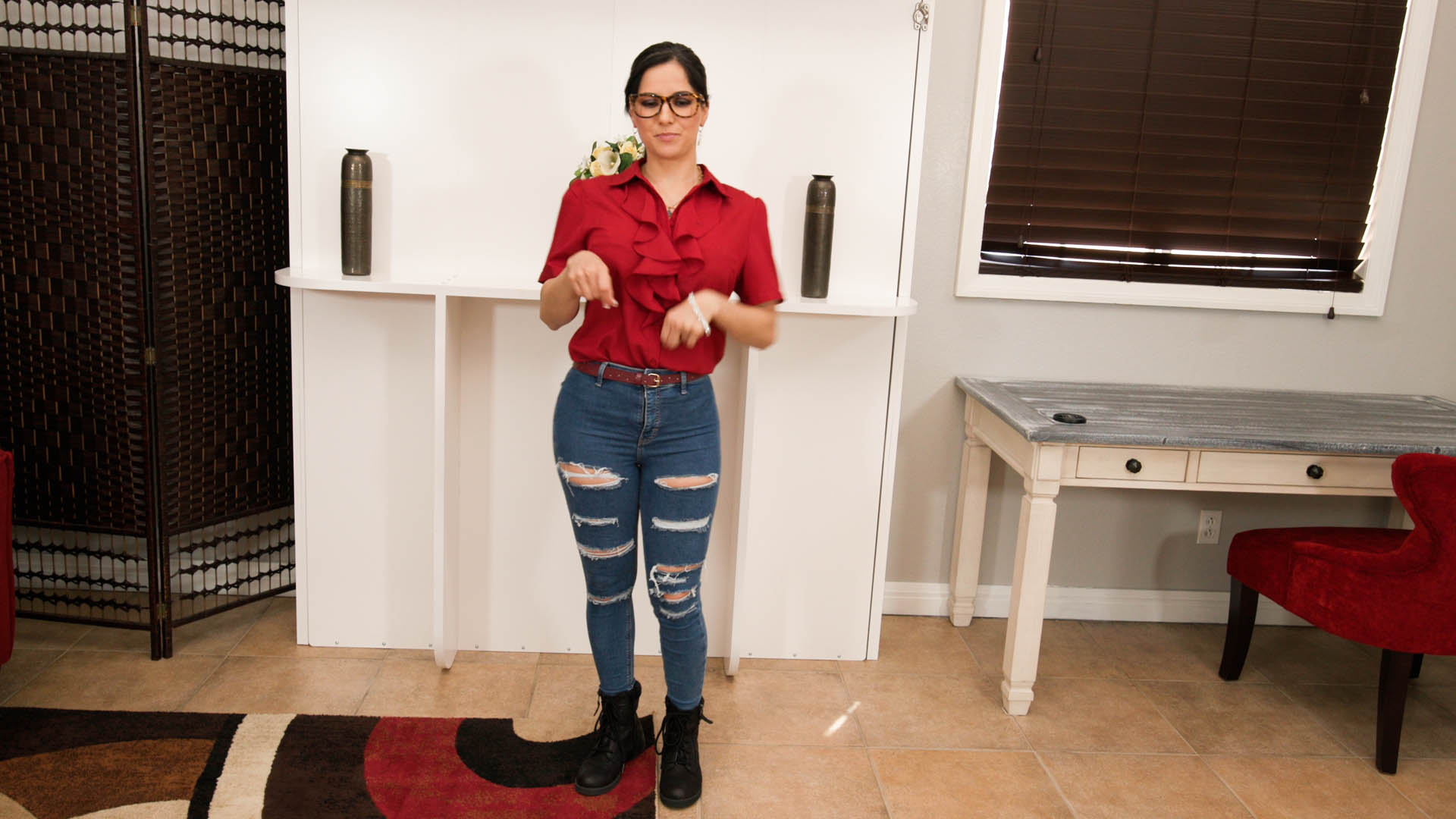 Hannah the Loser Bully 4K - Image 13