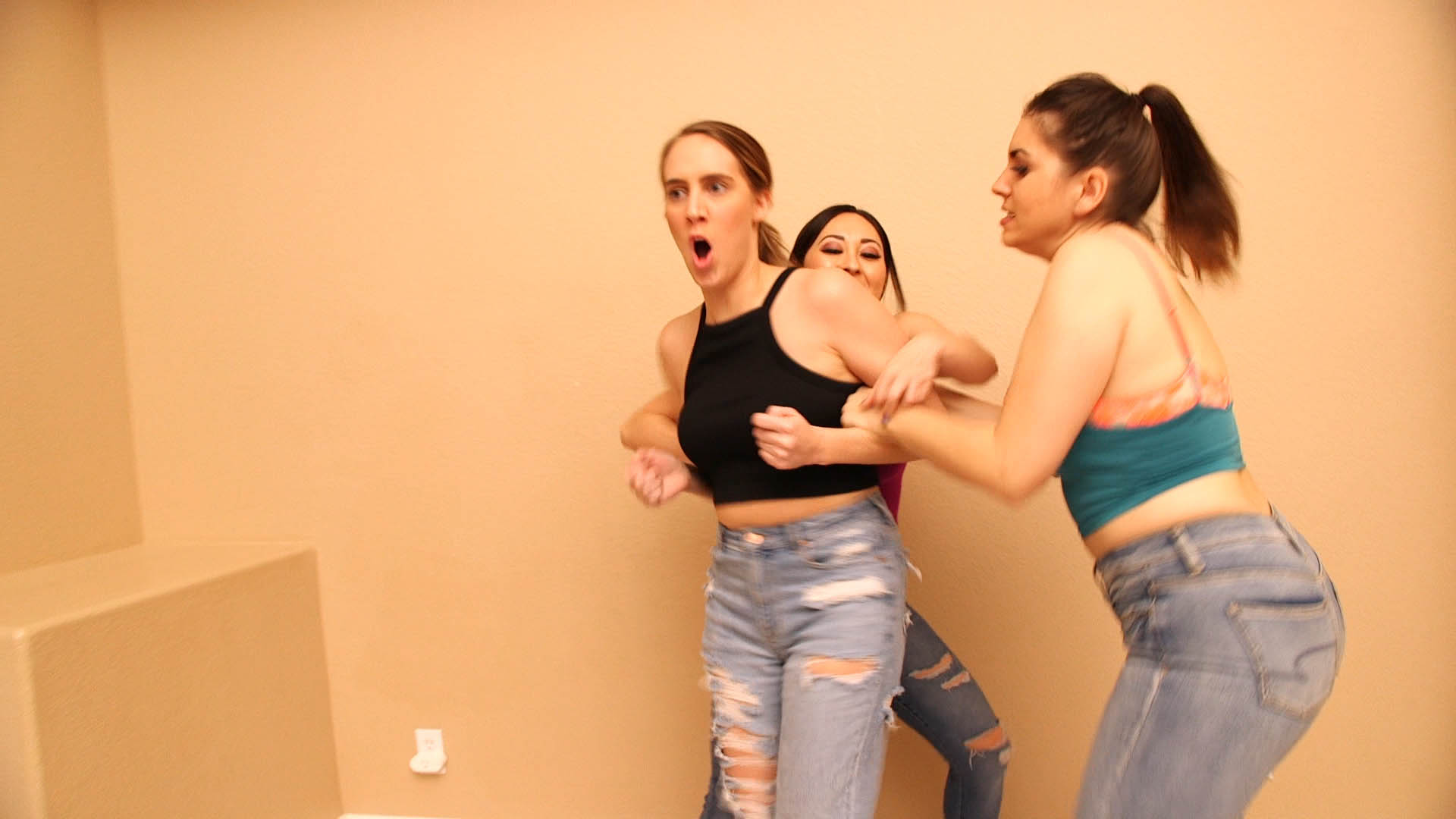 Cop Takes Out Two Hitwomen - Image 14