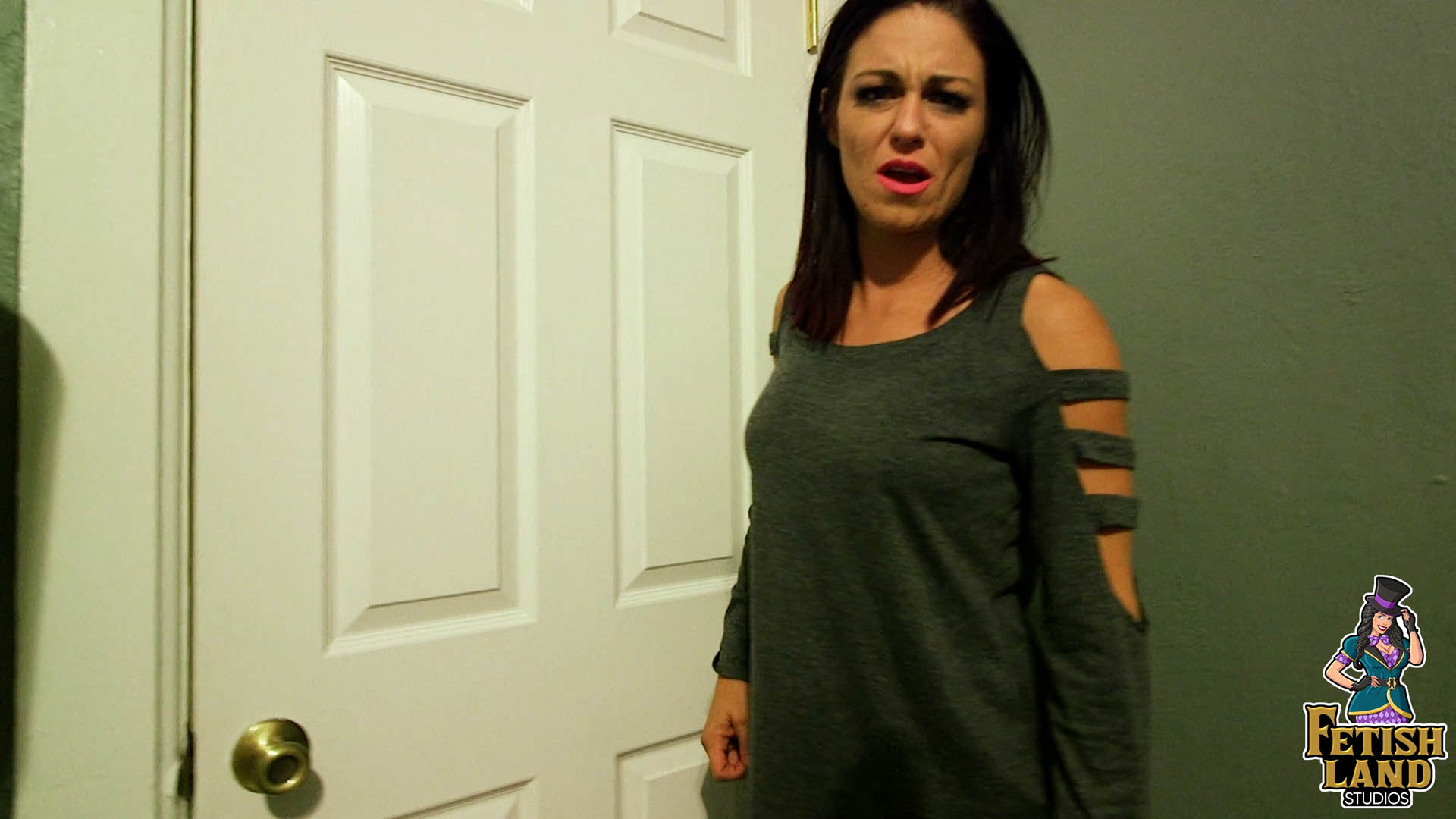 Snoopy Mom Caught and Cornered 4K - Image 3