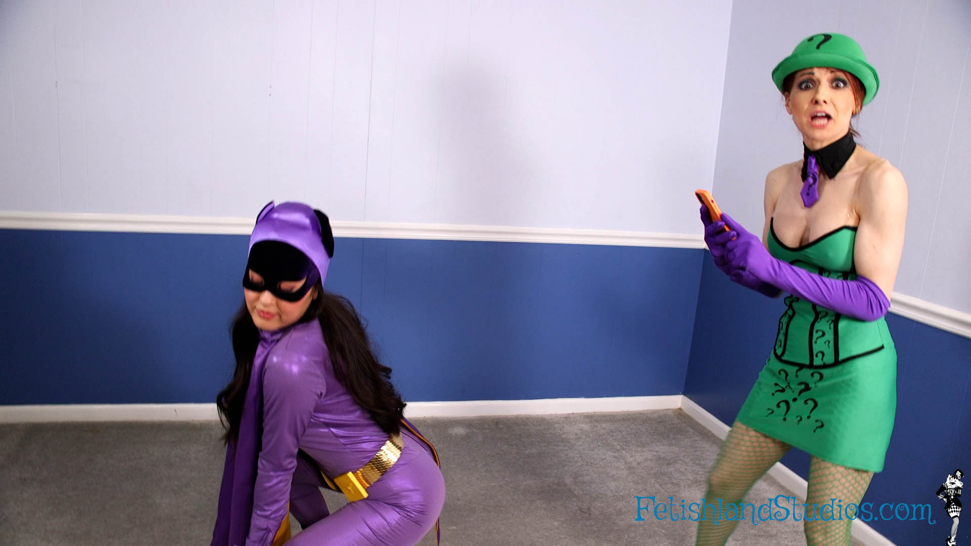 Bat Sumiko Duped by The Riddler 4K - Image 3
