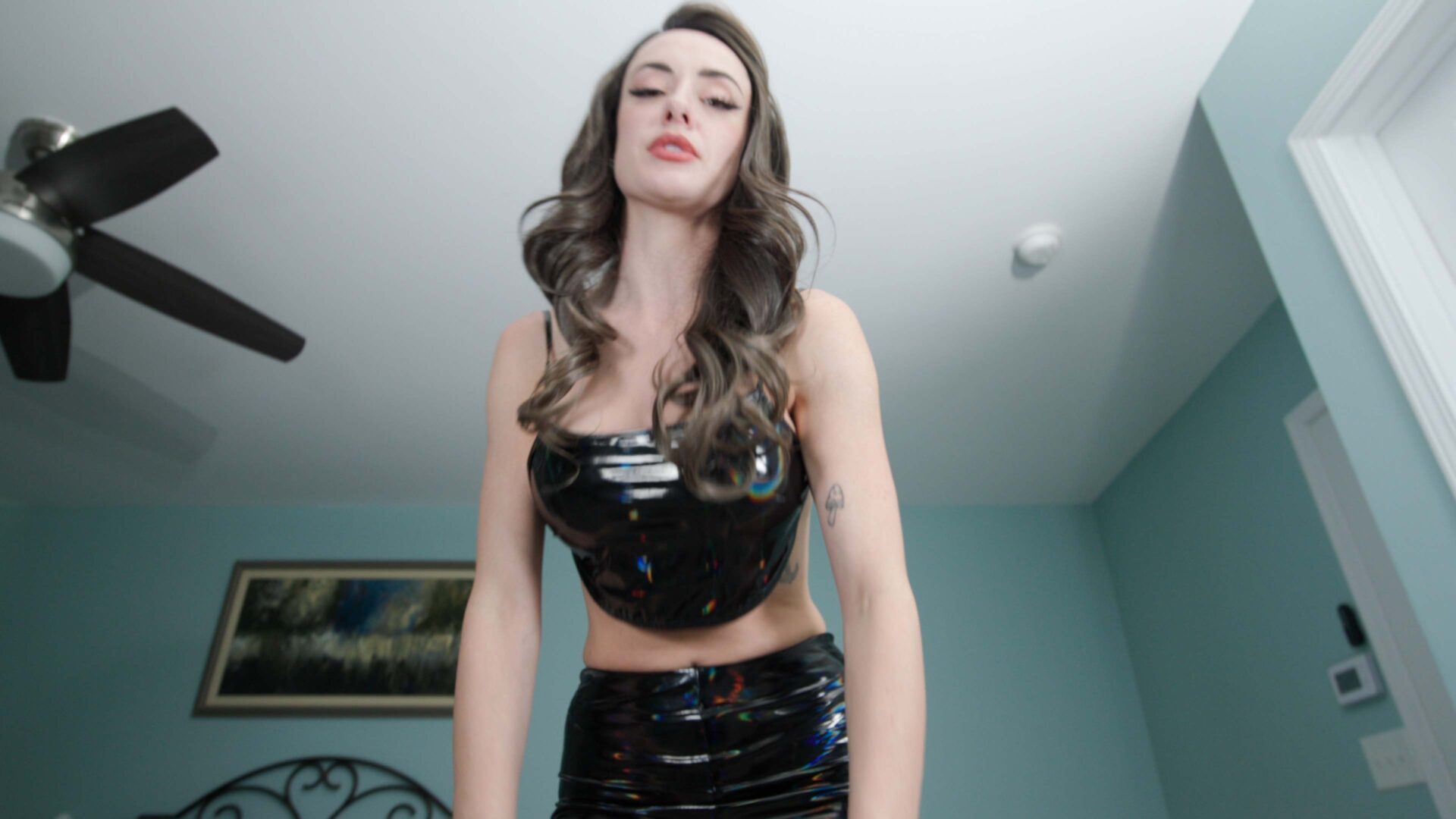 Closet Wetter 4K - Image 16